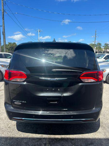 2018 Chrysler Pacifica Touring L Plus