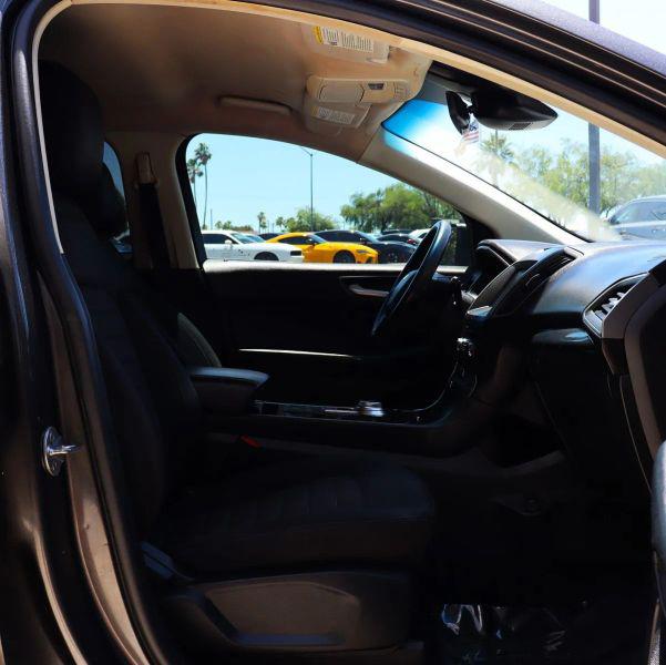 2020 Ford Edge SE