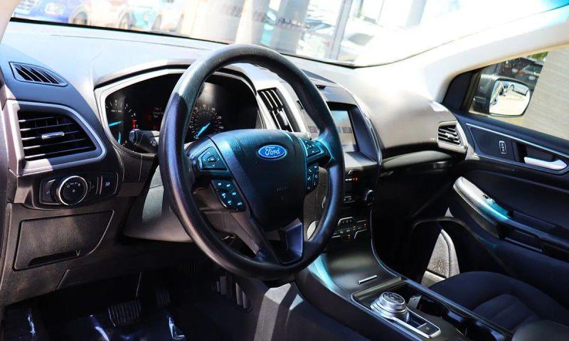 2020 Ford Edge SE