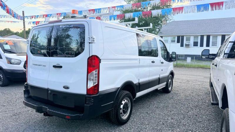 2015 Ford Transit w/60/40 Side Door w/RWB