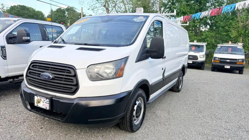 2015 Ford Transit w/60/40 Side Door w/RWB
