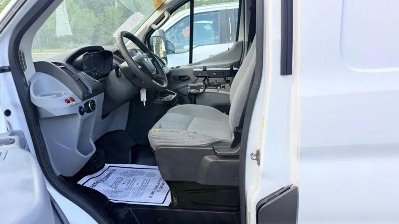 2015 Ford Transit w/60/40 Side Door w/RWB
