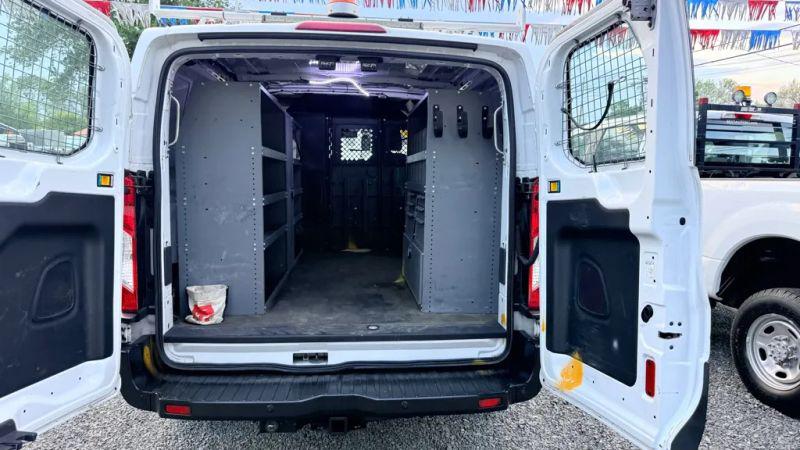 2015 Ford Transit w/60/40 Side Door w/RWB