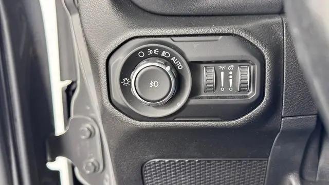2020 Jeep Wrangler Sahara 4x4