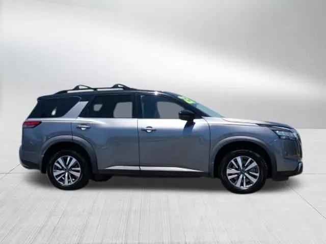 2023 Nissan Pathfinder SL 4WD