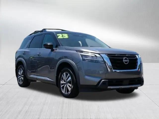 2023 Nissan Pathfinder SL 4WD