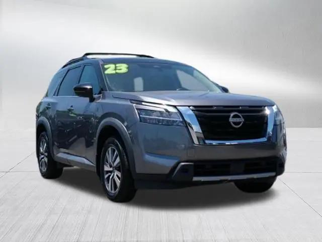 2023 Nissan Pathfinder SL 4WD