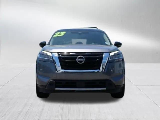 2023 Nissan Pathfinder SL 4WD