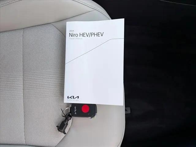 2024 Kia Niro EX Touring