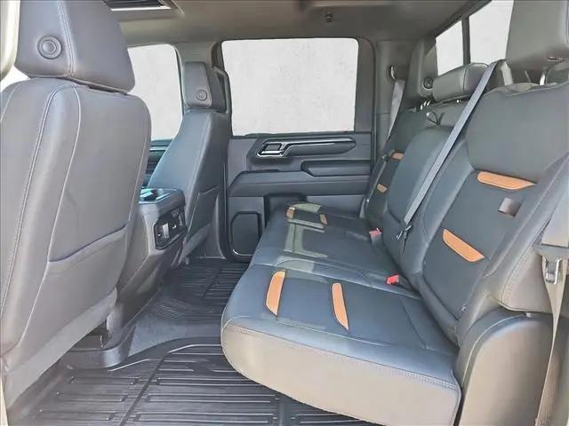 2024 GMC Sierra 2500HD 4WD Crew Cab Standard Bed AT4