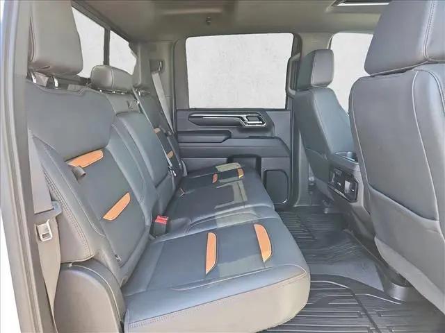 2024 GMC Sierra 2500HD 4WD Crew Cab Standard Bed AT4