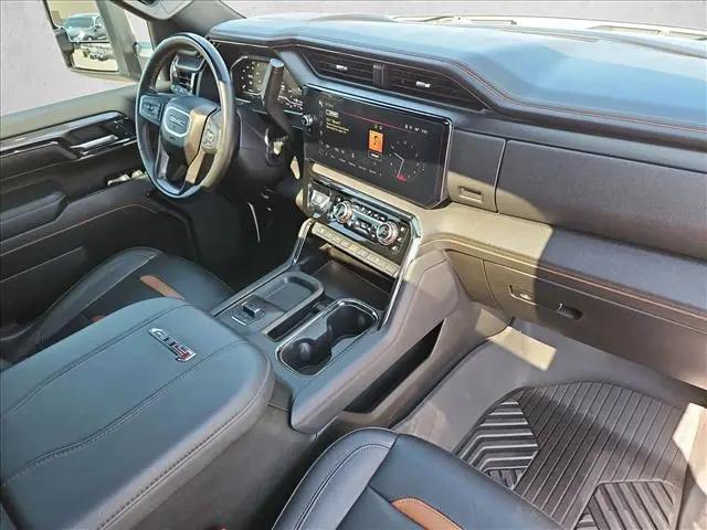 2024 GMC Sierra 2500HD 4WD Crew Cab Standard Bed AT4