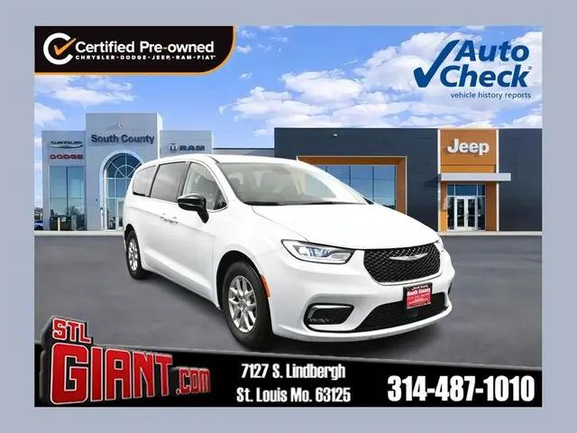 2024 Chrysler Pacifica Touring L for sale in St. Louis, MO