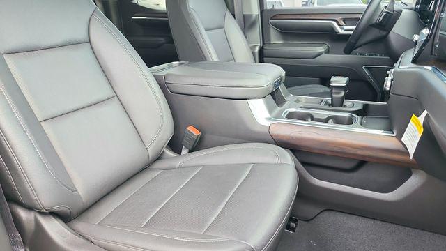 2024 GMC Sierra 1500 4WD Crew Cab Short Box SLT