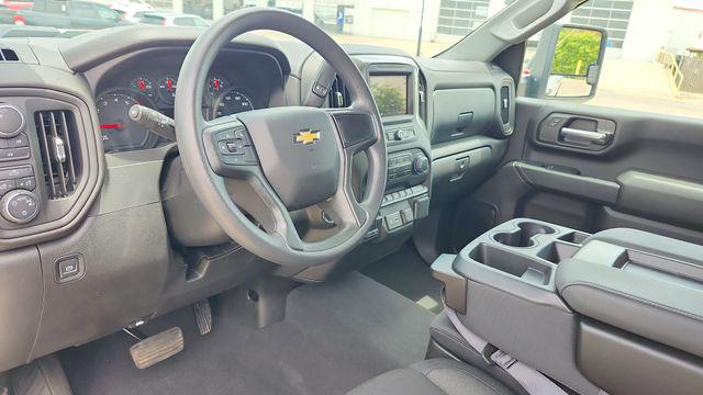 2025 Chevrolet Silverado 2500HD 4WD Crew Cab Standard Bed Custom