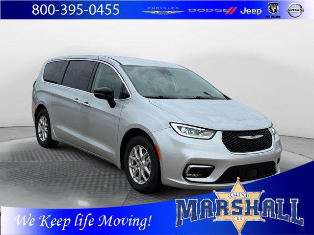 2024 Chrysler Pacifica Touring L for sale in Salina, KS