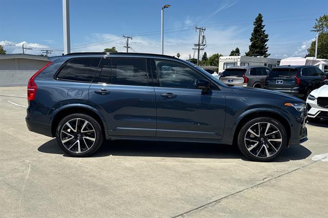 2023 Volvo XC90 Recharge T8 Ultimate Dark Theme 7-Seater