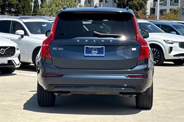 2023 Volvo XC90 Recharge T8 Ultimate Dark Theme 7-Seater