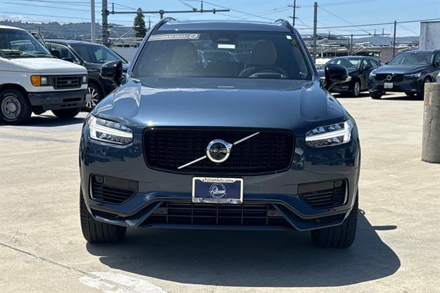 2023 Volvo XC90 Recharge T8 Ultimate Dark Theme 7-Seater