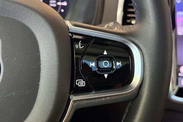 2023 Volvo XC90 Recharge T8 Ultimate Dark Theme 7-Seater