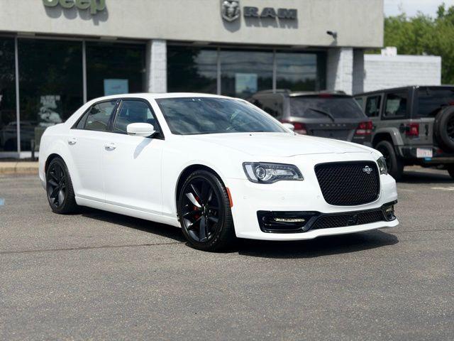 2023 Chrysler 300 300C