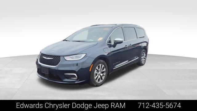 2023 Chrysler Pacifica Hybrid Pinnacle