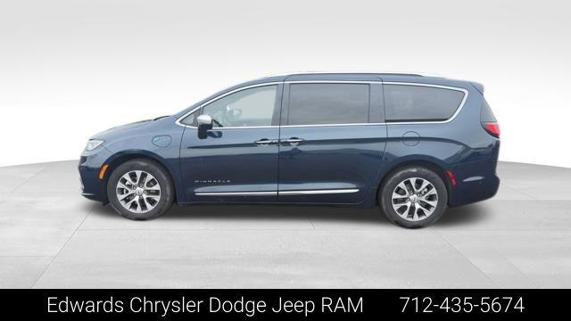 2023 Chrysler Pacifica Hybrid Pinnacle
