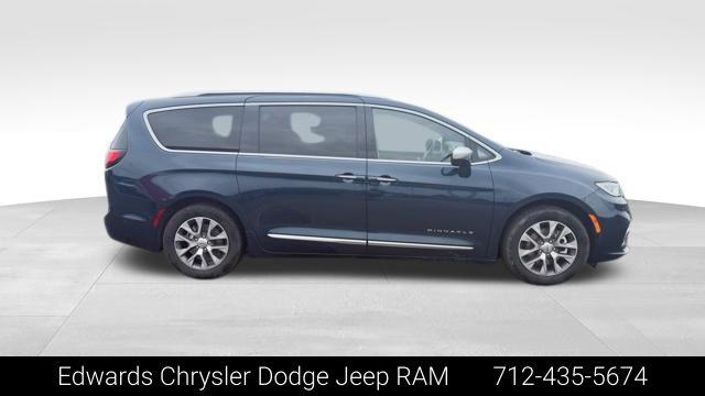 2023 Chrysler Pacifica Hybrid Pinnacle
