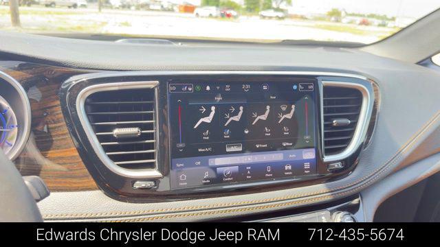 2023 Chrysler Pacifica Hybrid Pinnacle