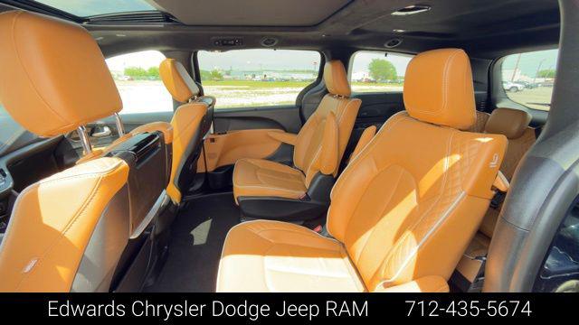 2023 Chrysler Pacifica Hybrid Pinnacle