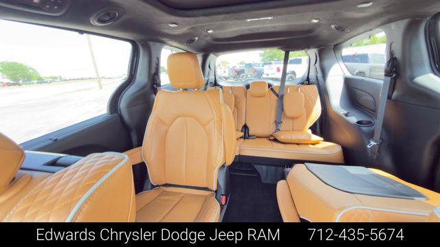 2023 Chrysler Pacifica Hybrid Pinnacle