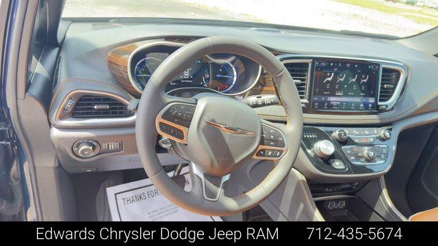 2023 Chrysler Pacifica Hybrid Pinnacle