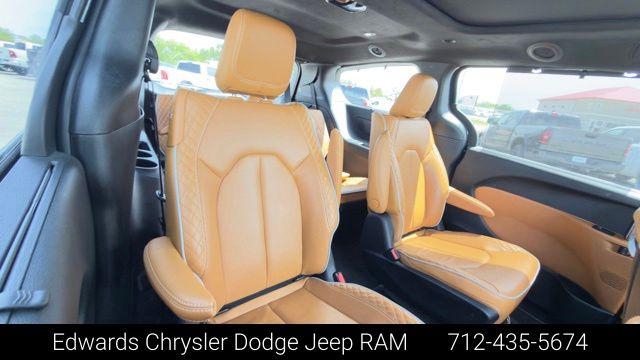 2023 Chrysler Pacifica Hybrid Pinnacle