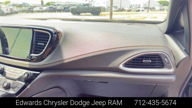 2023 Chrysler Pacifica Hybrid Pinnacle