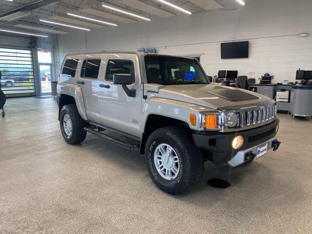 2009 HUMMER H3 Base