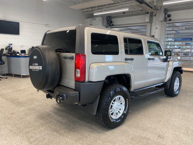 2009 HUMMER H3 Base