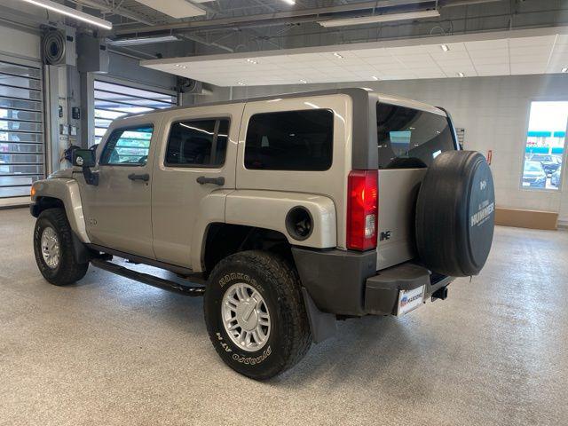 2009 HUMMER H3 Base