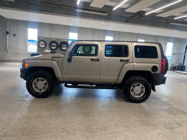 2009 HUMMER H3 Base