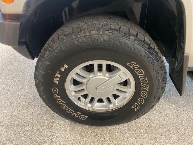 2009 HUMMER H3 Base