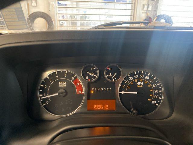 2009 HUMMER H3 Base