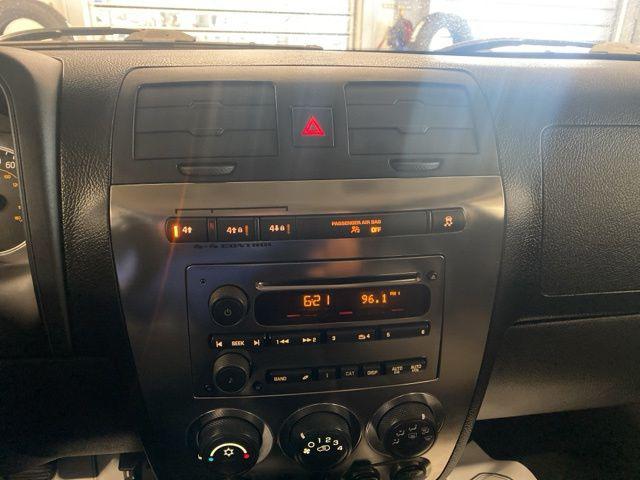 2009 HUMMER H3 Base