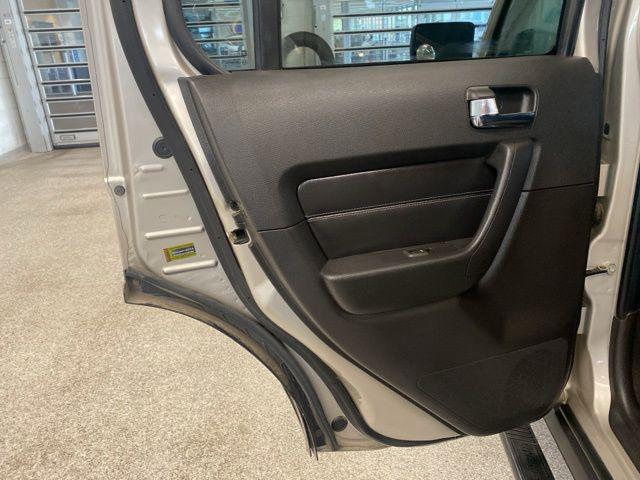2009 HUMMER H3 Base