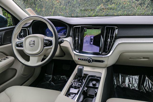 2026 Volvo V60 Cross Country Plus, B5 AWD Gas (mild hybrid)