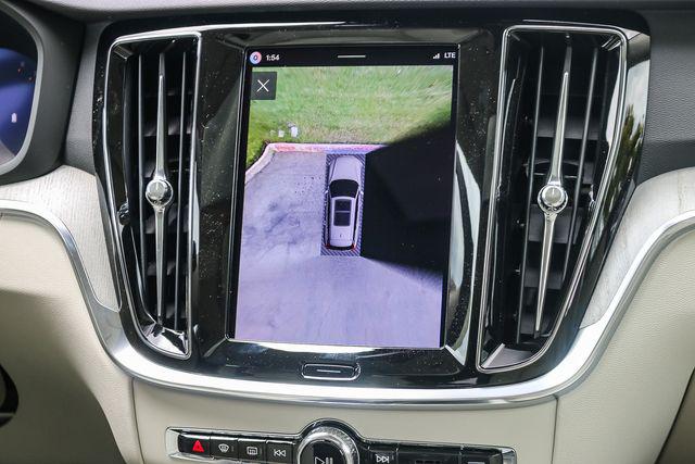 2026 Volvo V60 Cross Country Plus, B5 AWD Gas (mild hybrid)