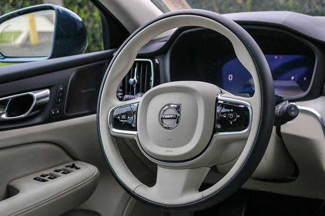 2026 Volvo V60 Cross Country Plus, B5 AWD Gas (mild hybrid)