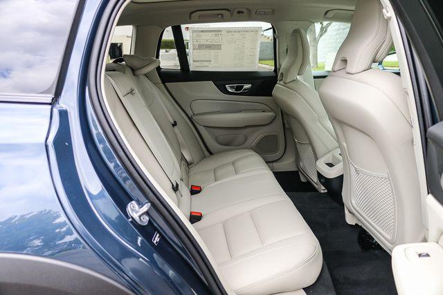 2026 Volvo V60 Cross Country Plus, B5 AWD Gas (mild hybrid)