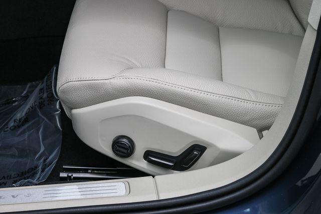 2026 Volvo V60 Cross Country Plus, B5 AWD Gas (mild hybrid)