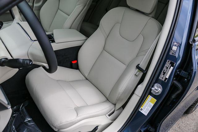 2026 Volvo V60 Cross Country Plus, B5 AWD Gas (mild hybrid)