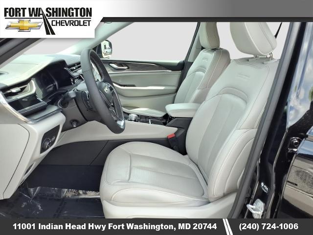 2023 Jeep Grand Cherokee Overland 4x2