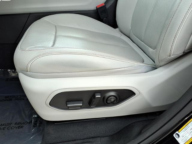 2023 Jeep Grand Cherokee Overland 4x2